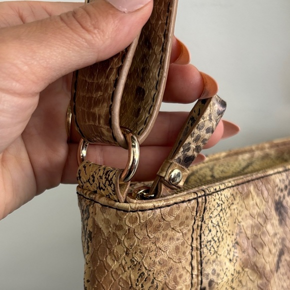 Jessica Simpson Tan Snake Print Crossbody Bag - Picture 7 of 13